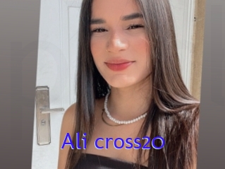 Ali_cross20