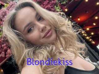 Blondiekiss