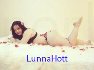 LunnaHott