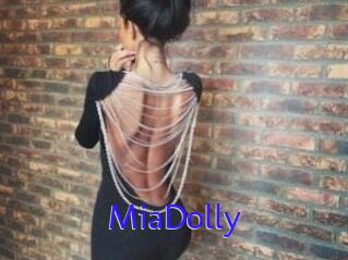 Mia_Dolly