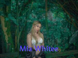 Mia_Whitee