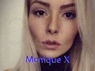 Monique_X