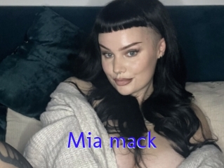 Mia_mack
